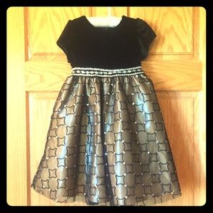 Jayne Copeland Girls Dress. 2T